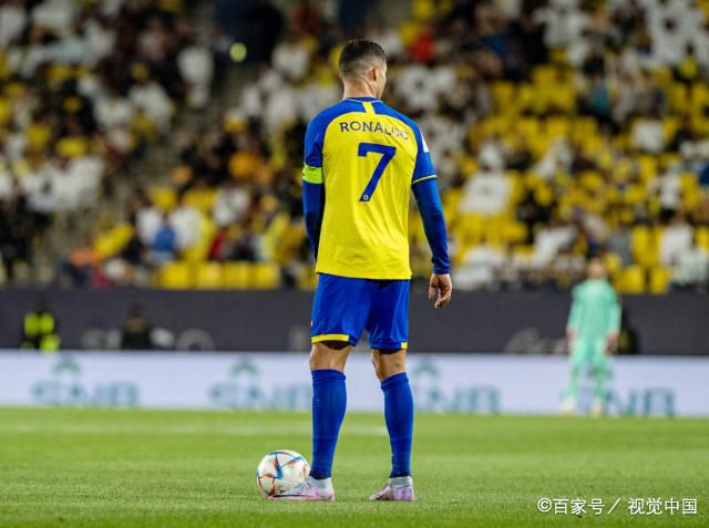 在开庭的公审中，韩国法院判朱智勋入狱一年并罚款44万韩元(约人民币2300元)。